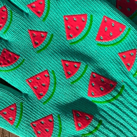 🆕TARA TESHER TEMPTATIONS OVEN GLOVES “WATERMELON SLICES” SIZE SMALL/MED NWTS! - Picture 2 of 3